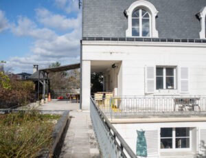 Vue du balcon arboré de l'école Arborescences Bry-sur-Marne